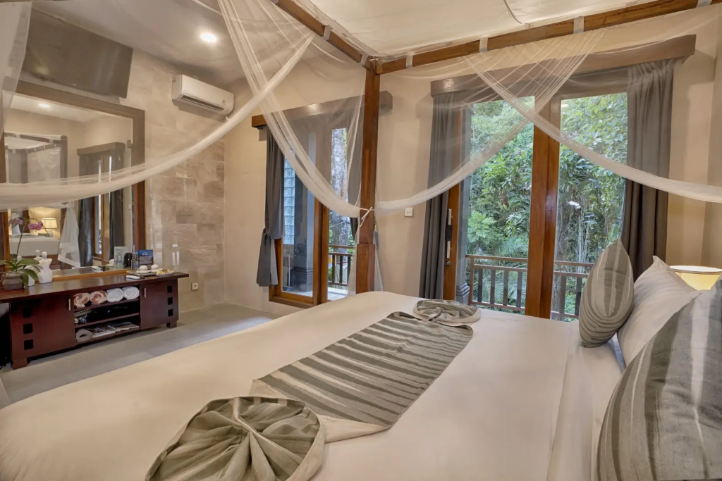 Jungle Oasis Double room (full double bed)
