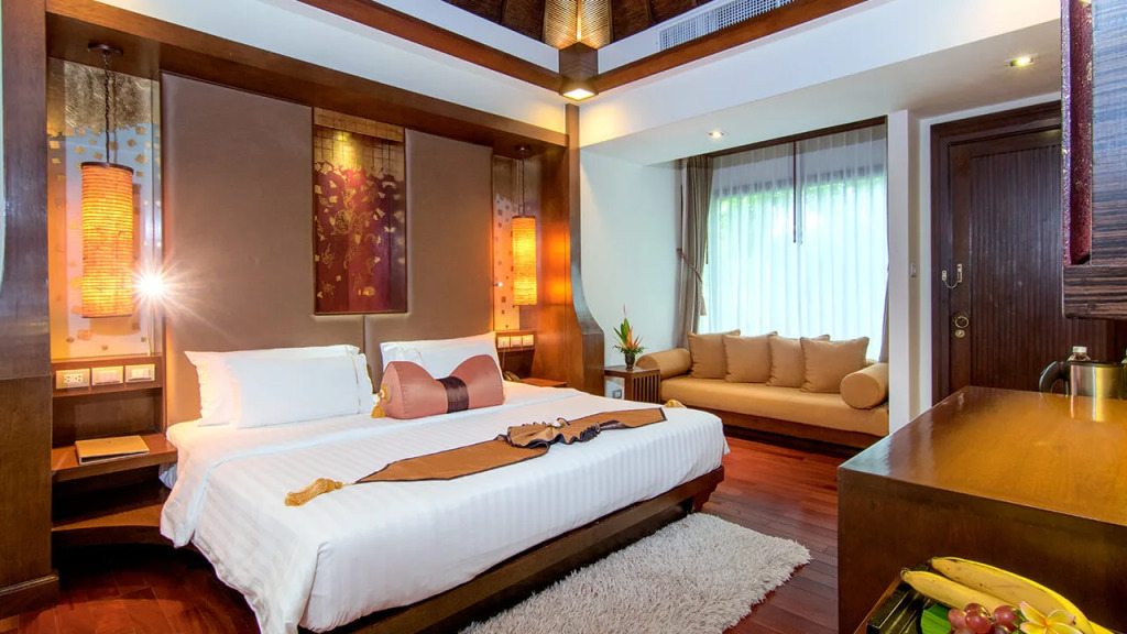 Двухместный номер с видом на джунгли двуспальная кровать в Marina Phuket Resort