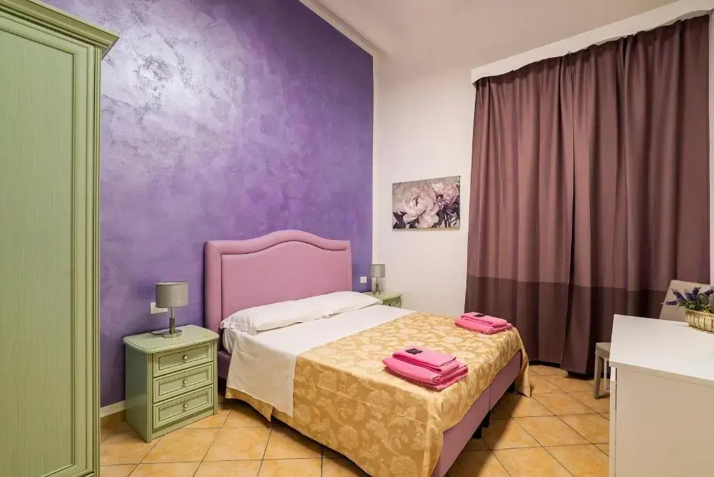 Double room (full double bed)