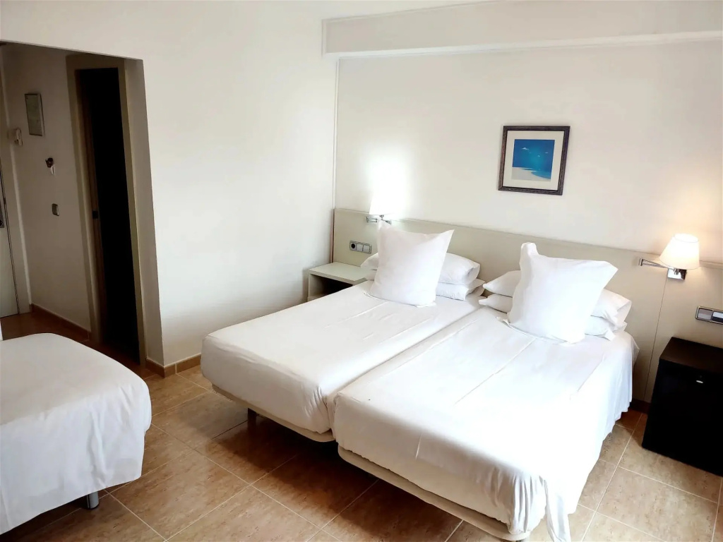 Quadruple room with balcony
