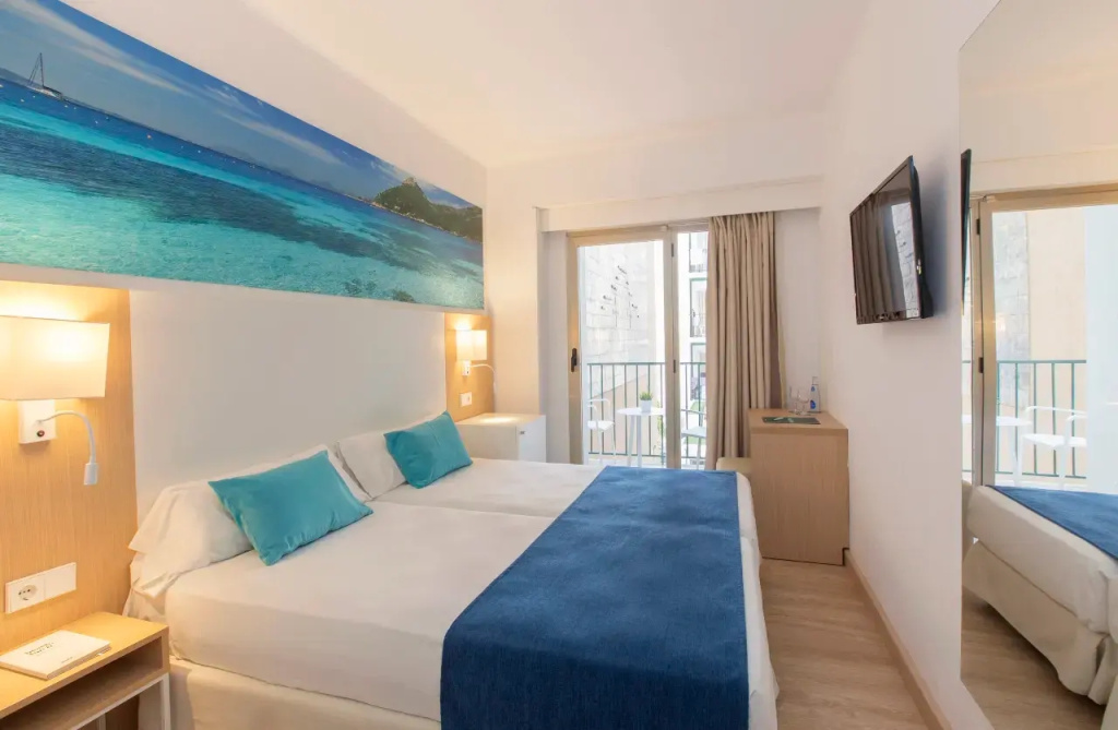 Standard Double room with sea view (twin beds)