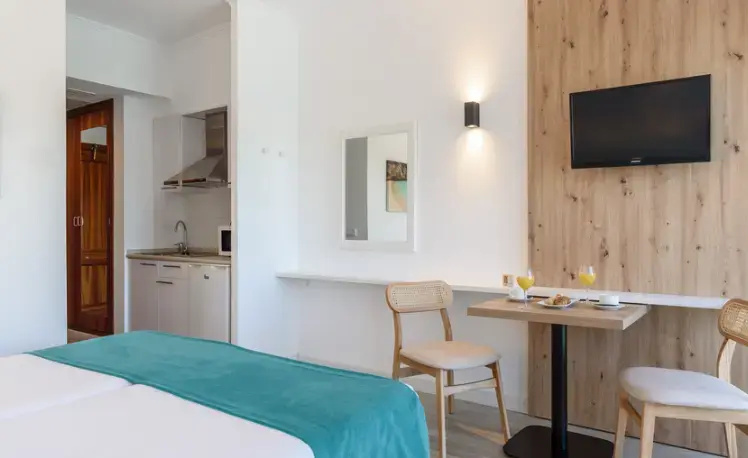 Double Studio with sea view (twin beds)