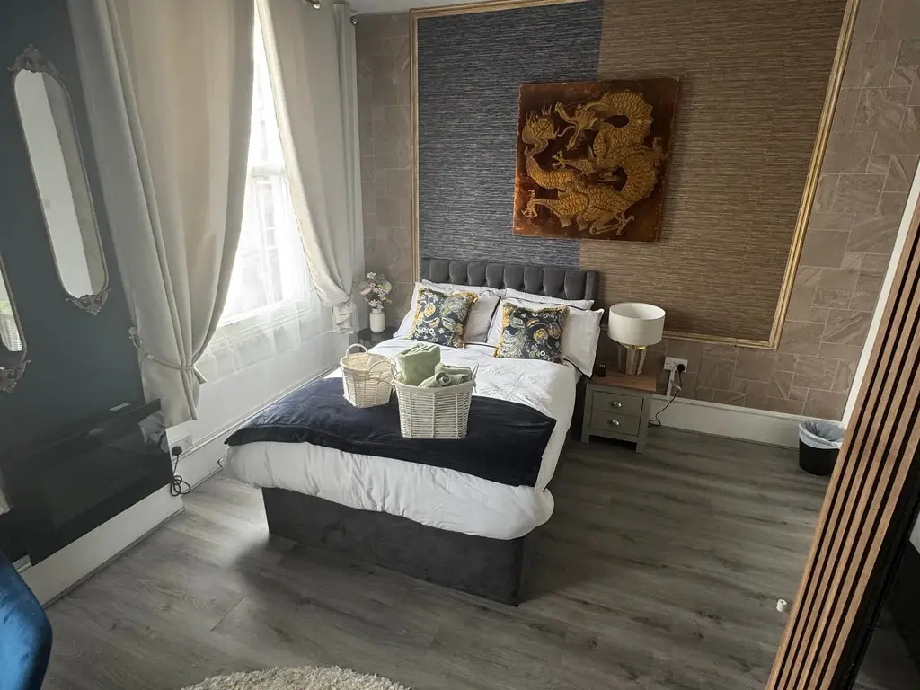 Executive Double room (full double bed)