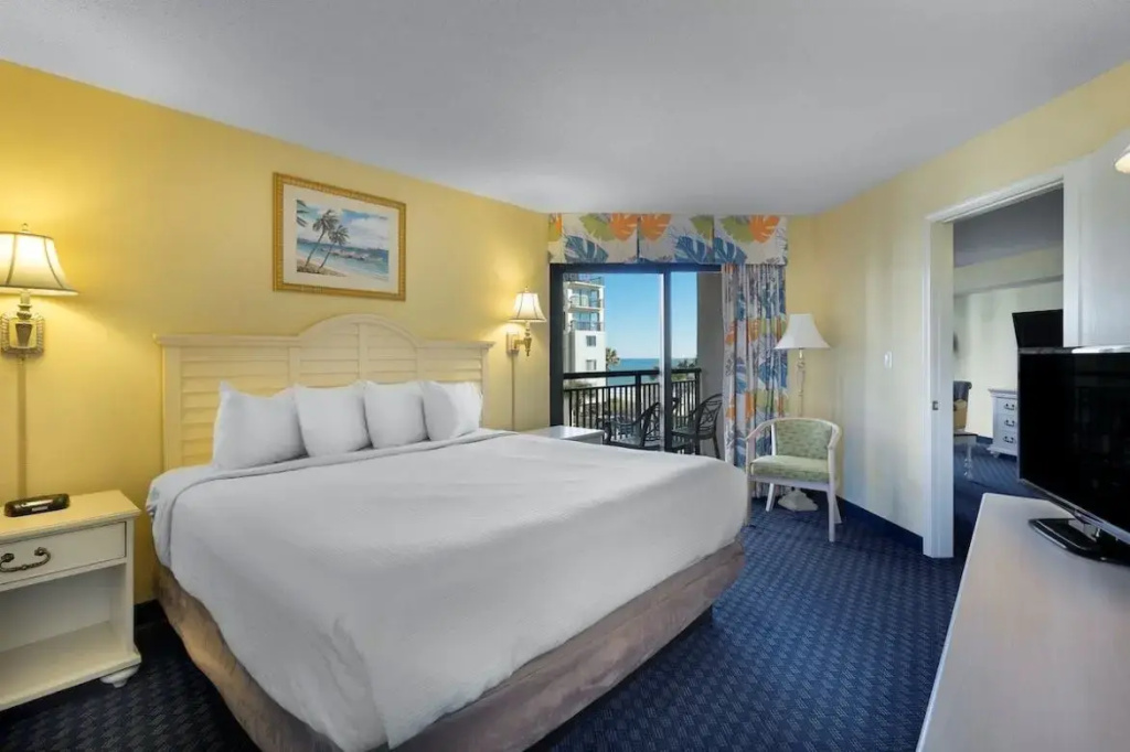 2 Bedrooms North Tower Condo with ocean view