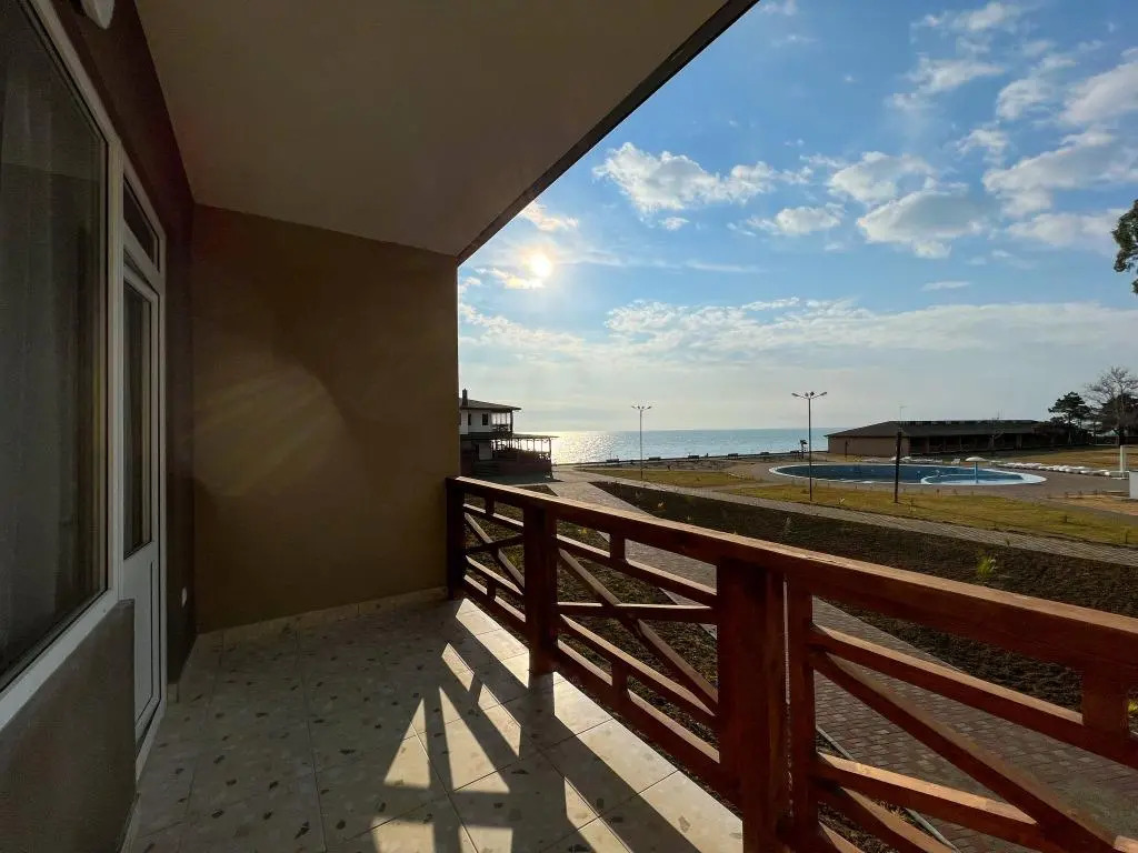 Двухместный номер Стандарт (корпус С) c 1 комнатой с видом на парк двуспальная кровать в Напра