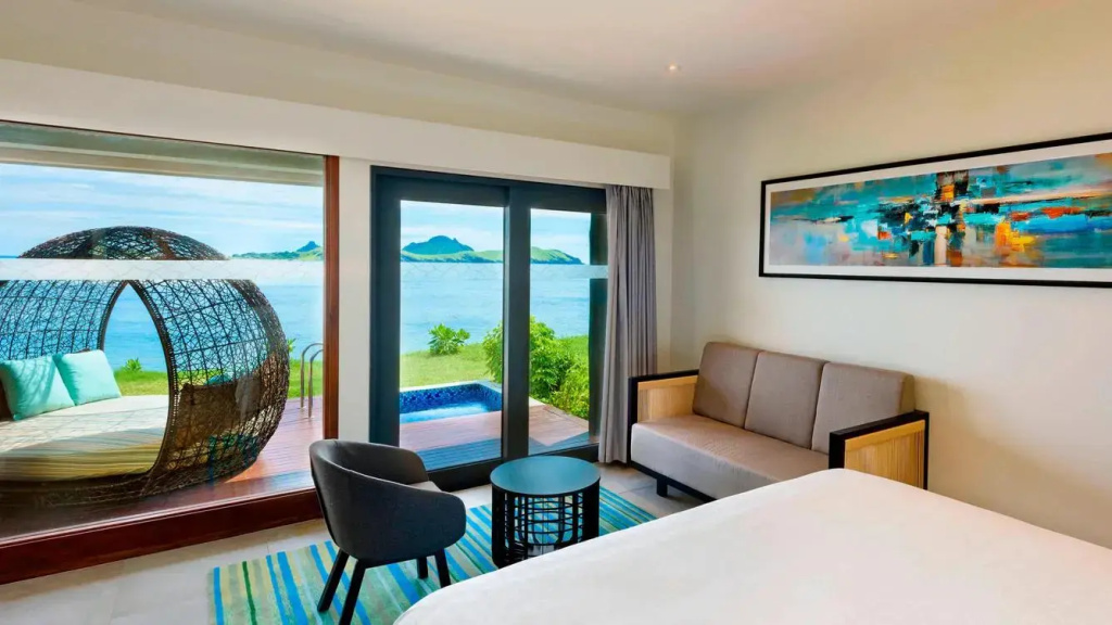 Plunge Pool Larger Double Guest room oceanfront