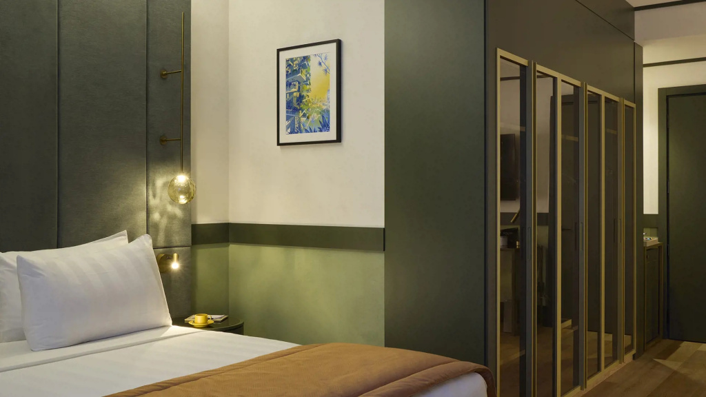 Executive Double room (full double bed)