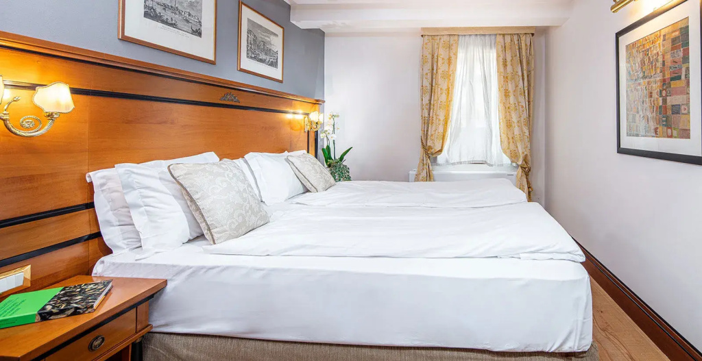 San Marco Double Suite (full double bed)