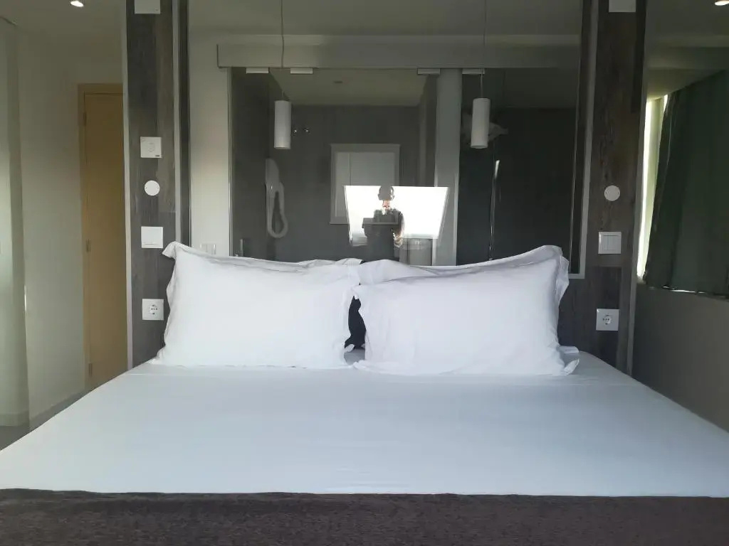 Double Attic Small Loft with sea view (full double bed)
