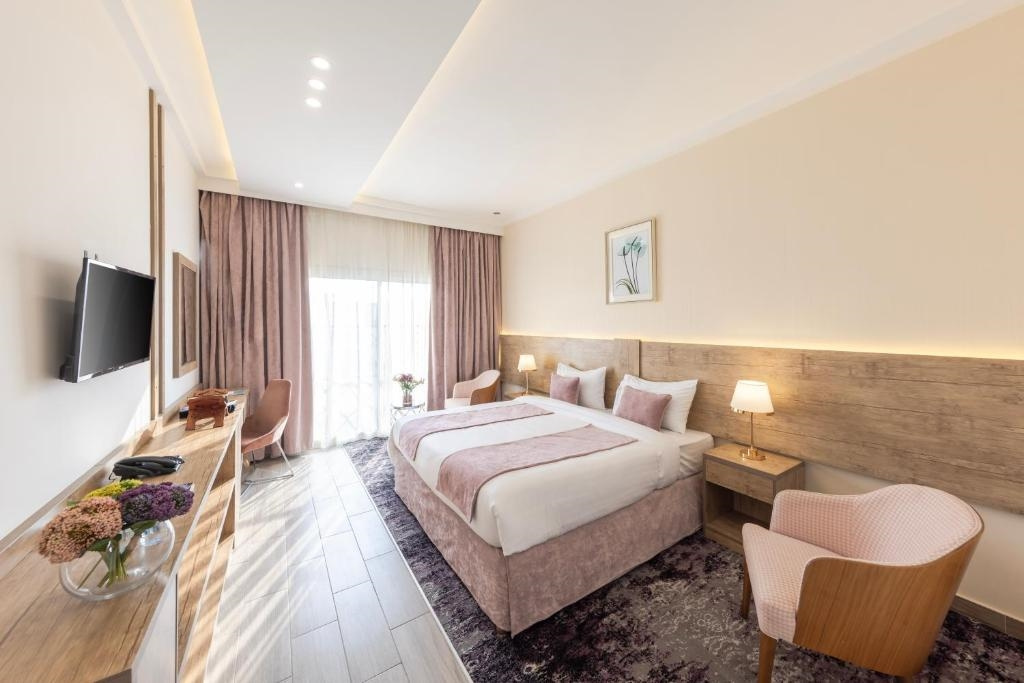 Double room (full double bed)