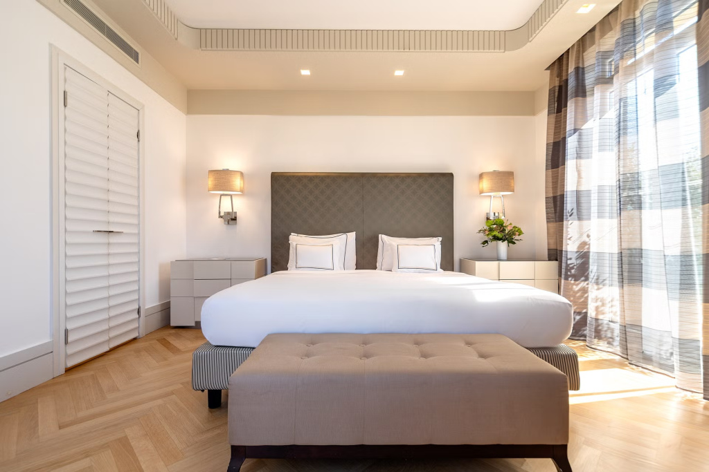 Grand Terrace Double Suite (full double bed)