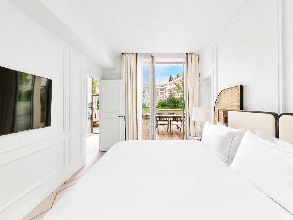 1 Bedroom Terrace Double Suite (full double bed)