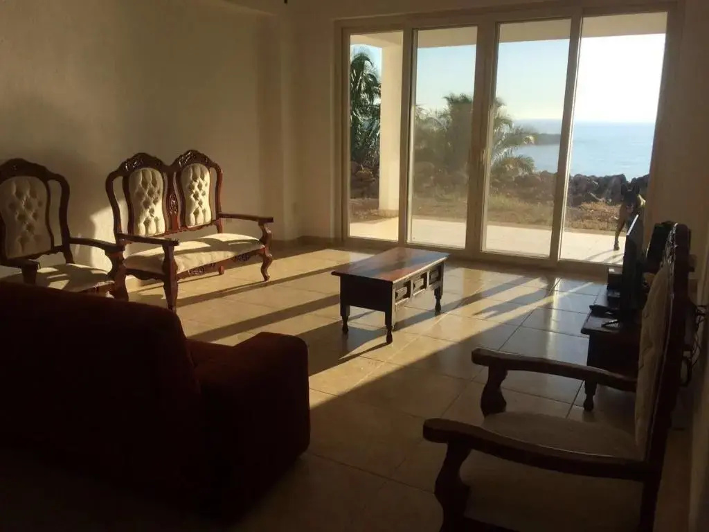 2 Bedrooms Villa