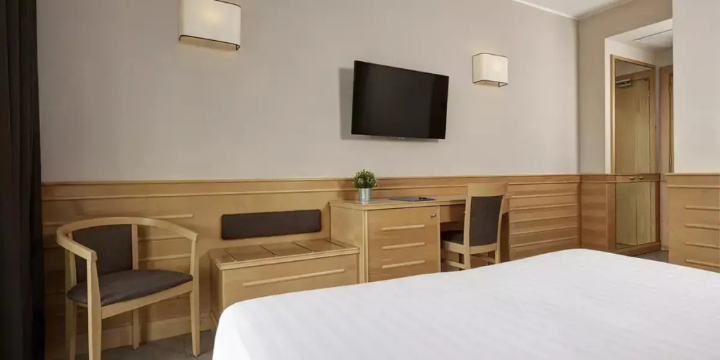 Superior Double room (full double bed)