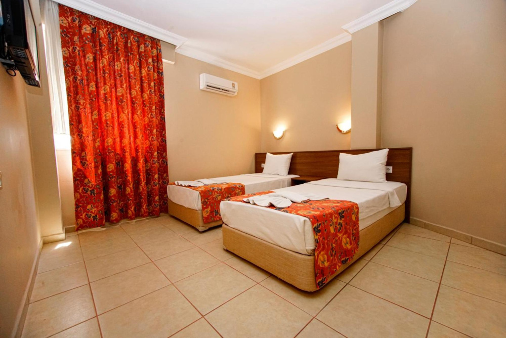 Double room with garden view (twin beds)