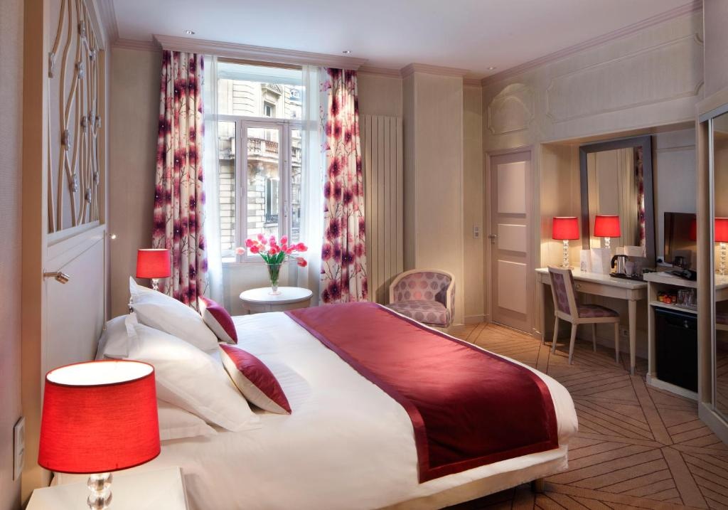 Chateau Frontenac Hotel  60