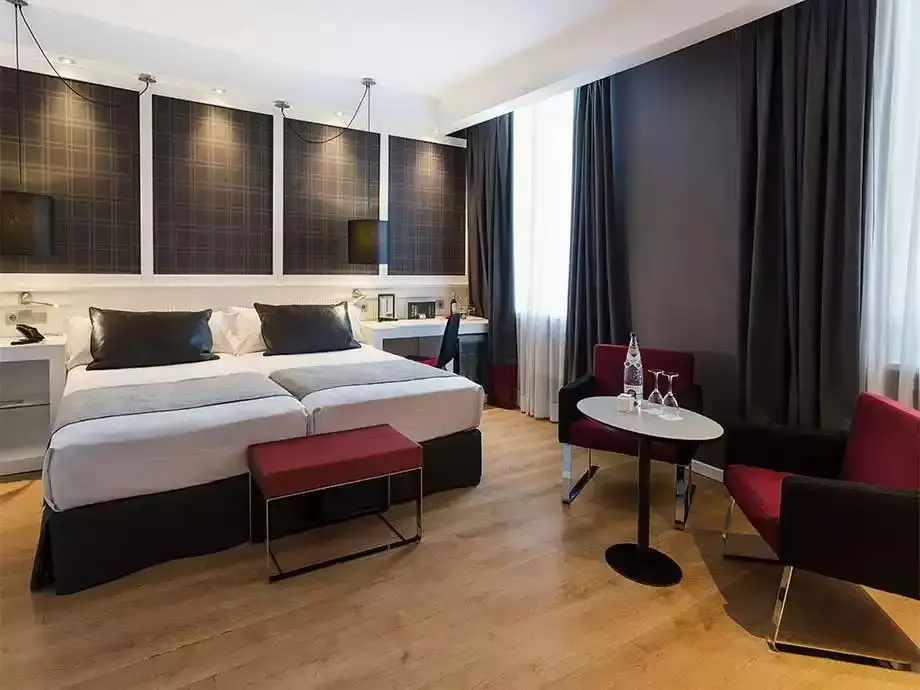 Catalonia Reina Victoria Hotel - Chambres