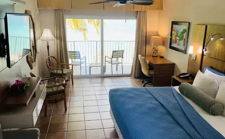 Deluxe room with balcony and beachfront