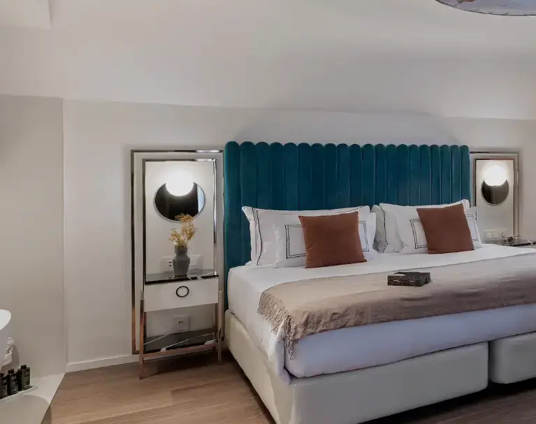 Elena Sorolla Double Suite (full double bed)