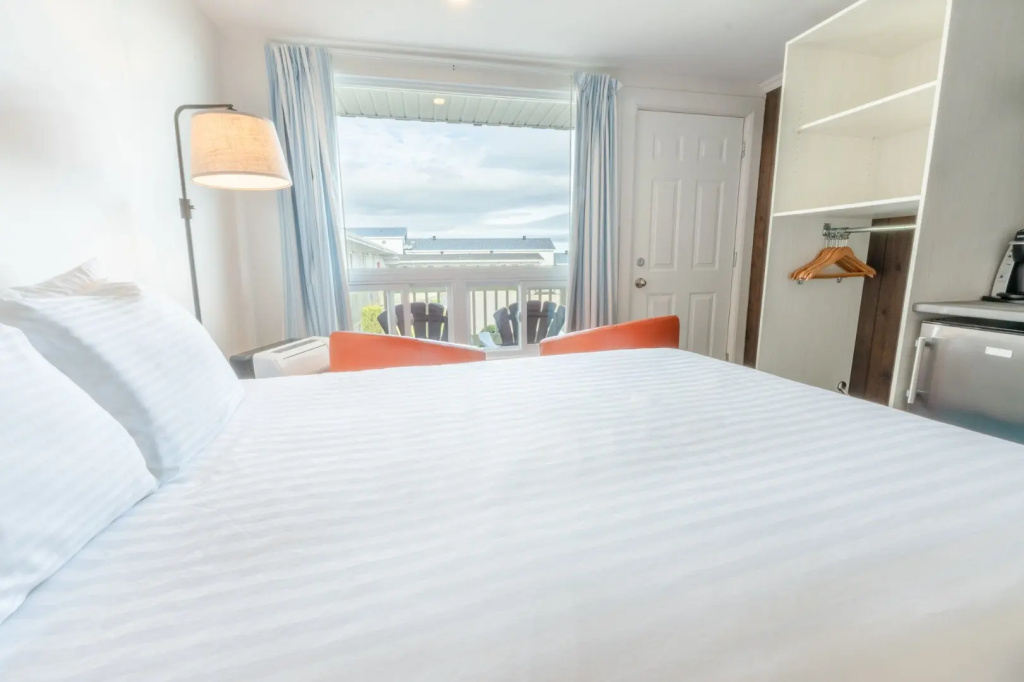 Signature Double room (full double bed)