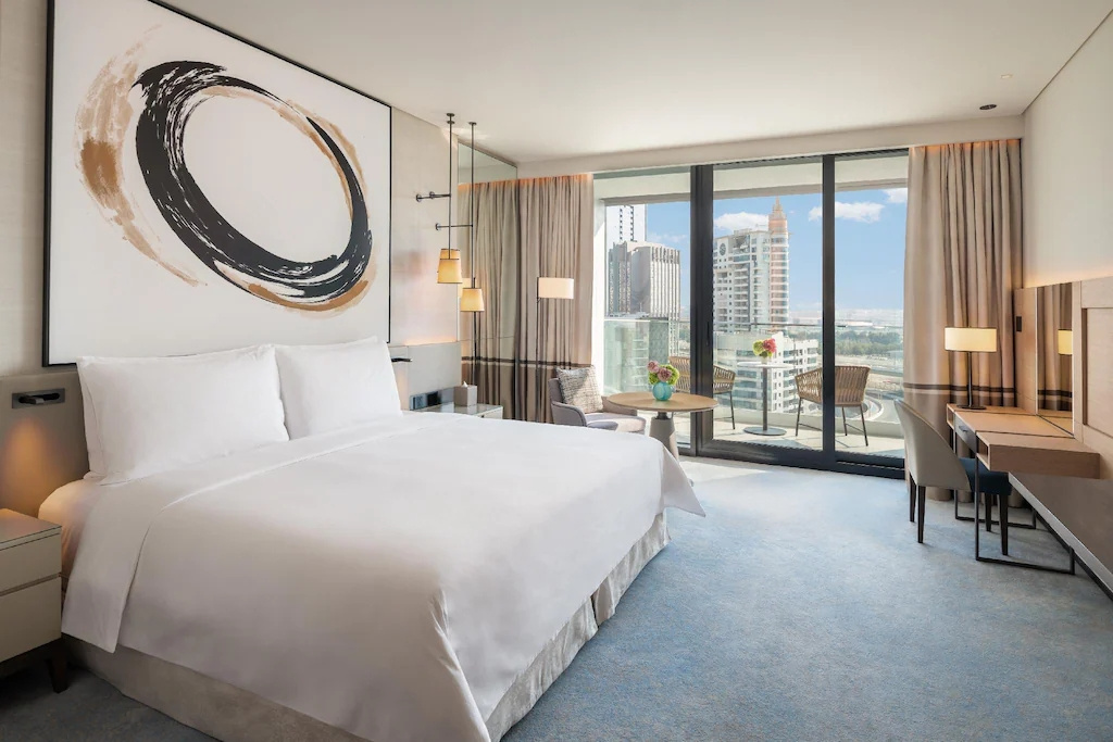 Deluxe Double room with balcony and Marina City View (full double bed)