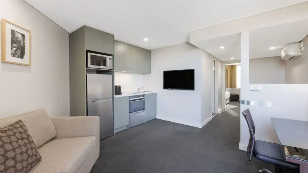 1 Bedroom Double Apartment with balcony (full double bed)