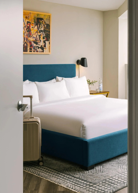 Double King Suite (full double bed)