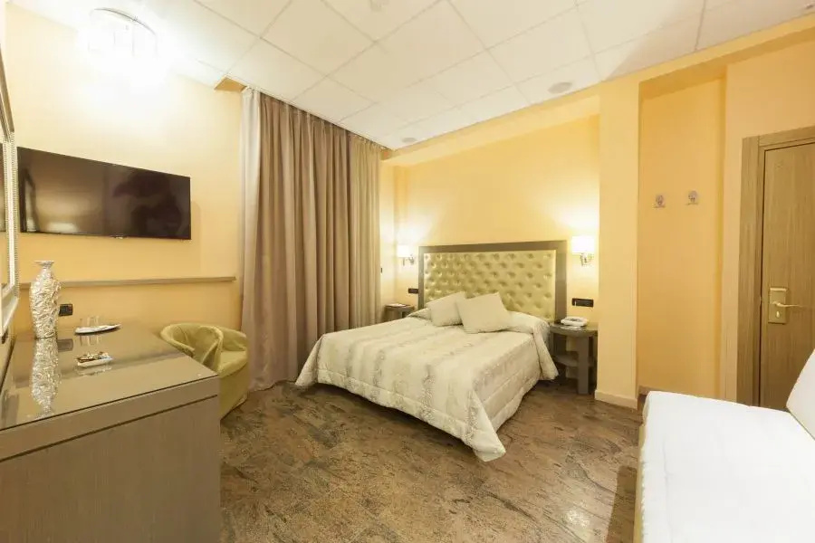 Double Family Suite (full double bed)