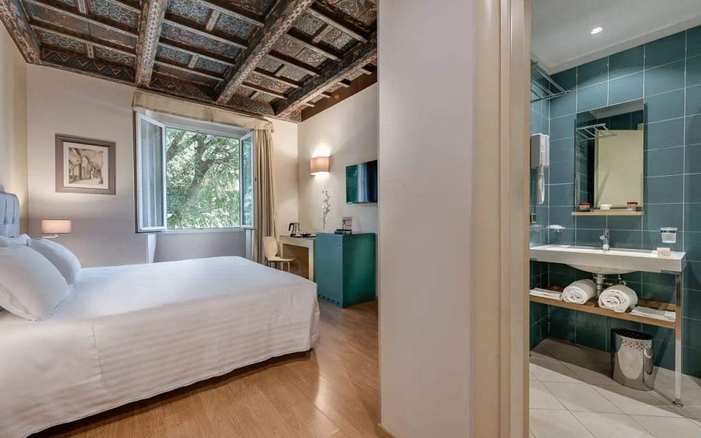 Deluxe Double PHOTOGRAPH room (full double bed)