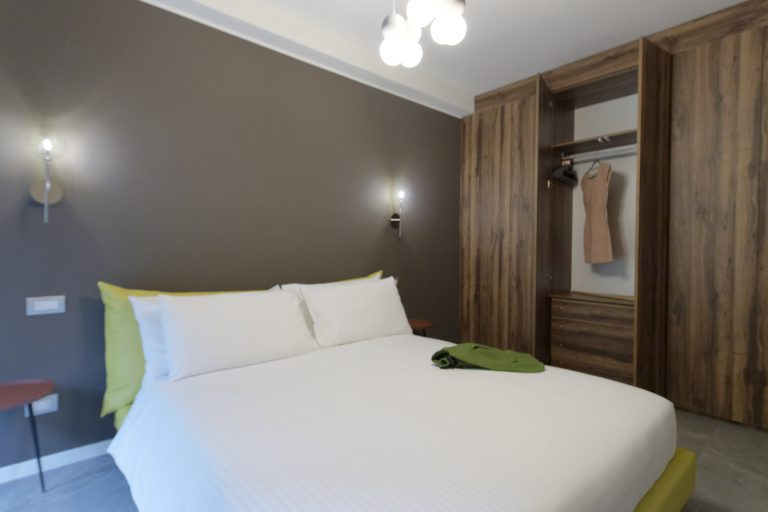 Milk Ribbon Double Apartment (full double bed)