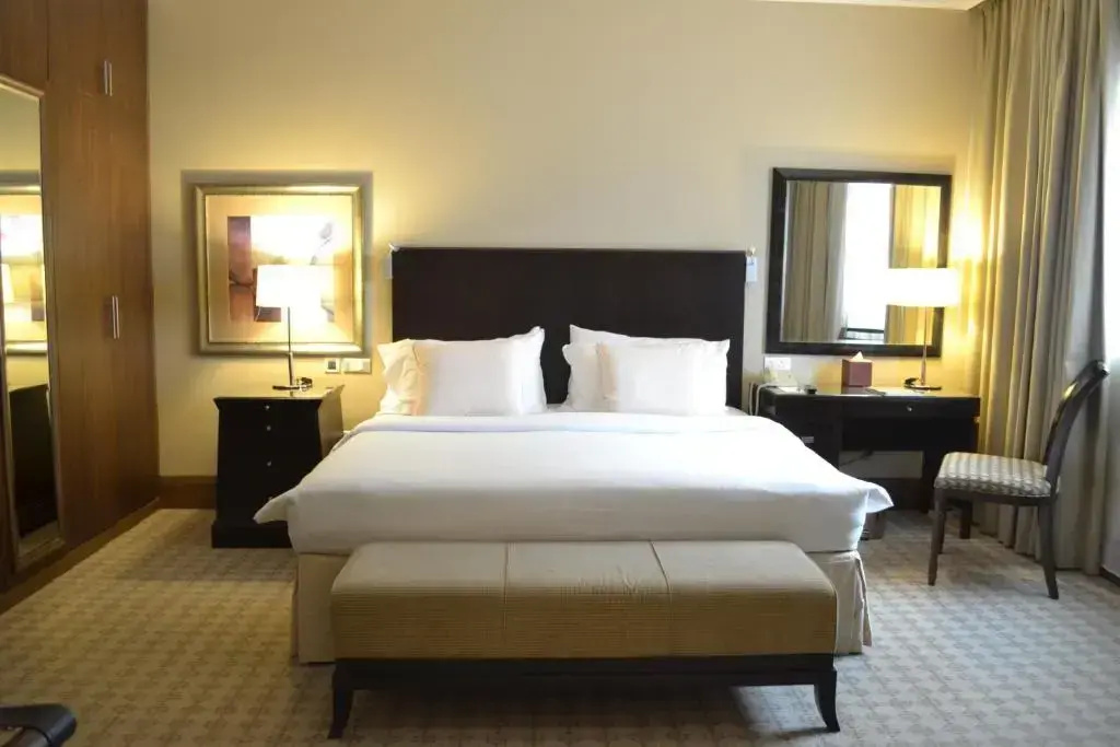 1 Bedroom Double Suite full double bed