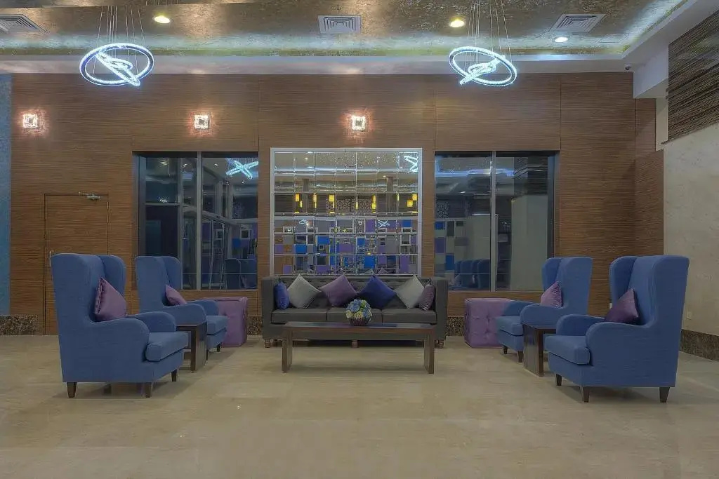 Lobby & Reception