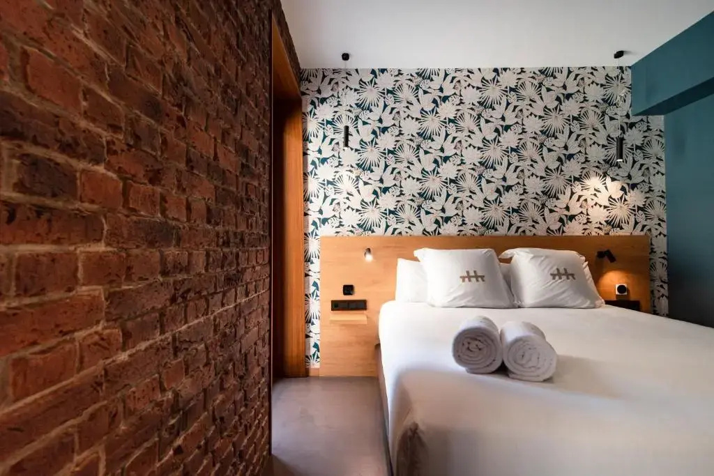 Standard Double room with balcony (full double bed)