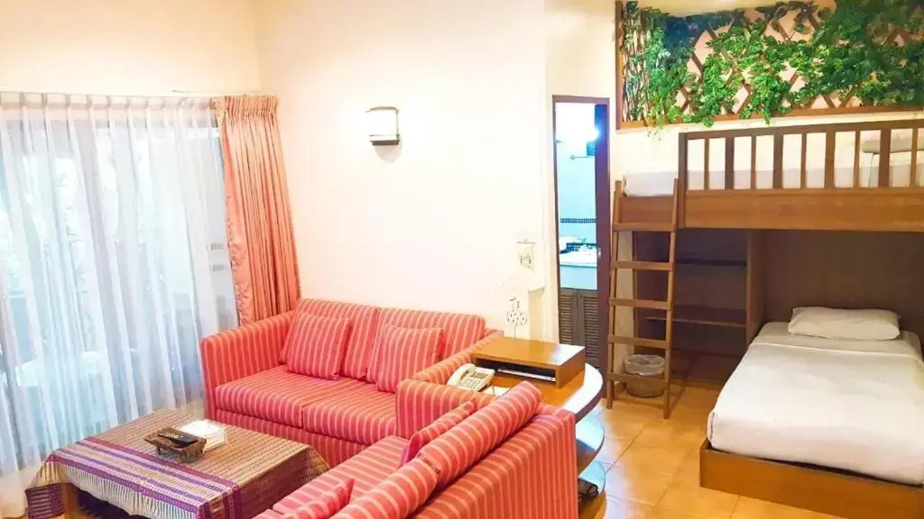 Люкс семейный Big Bird в Birds and Bees Resort