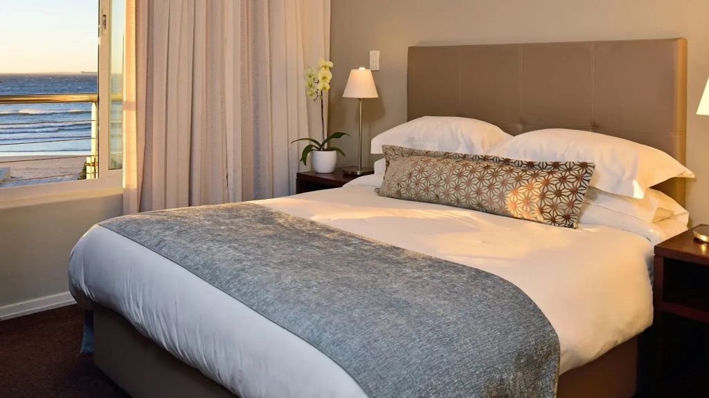 Lagoon Beach Hotel & Spa Room Type - Two-Bedroom Apartment with Sea View
