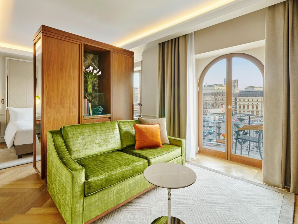 Double Junior Suite with balcony (full double bed)