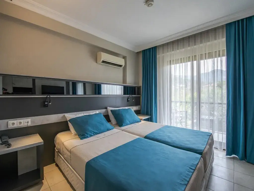 Standard Double room with balcony (full double bed)