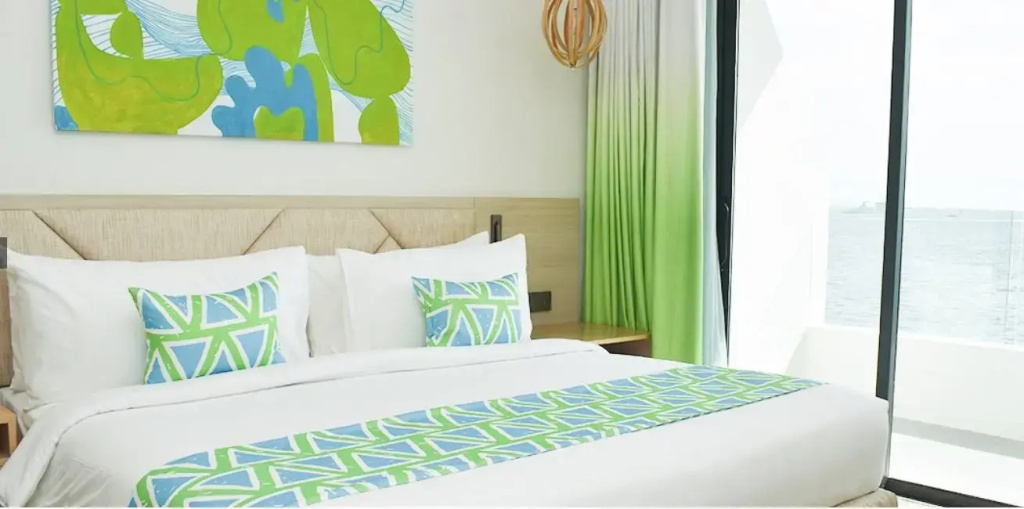 Double Junior Suite with bay view (full double bed)