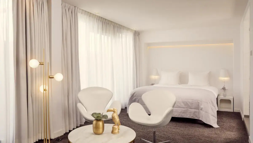 Ivory Double Penthouse Suite (full double bed)