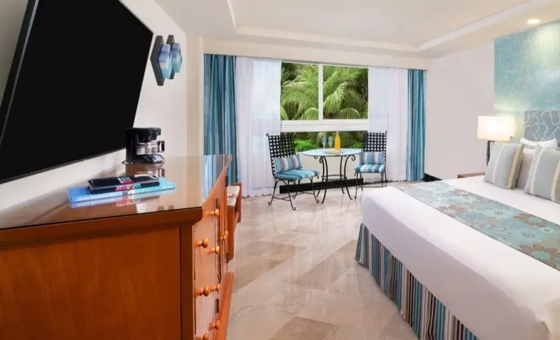 Sens Standard Double room Limited View (full double bed)