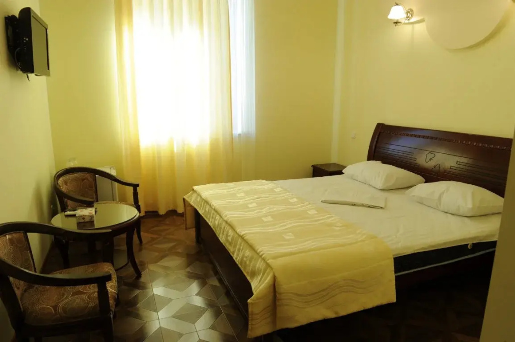 Standard Double room (full double bed)