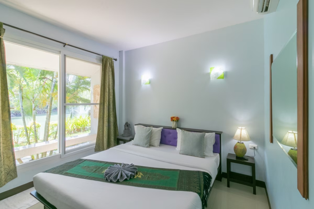 Standard Double room with river view (full double bed)