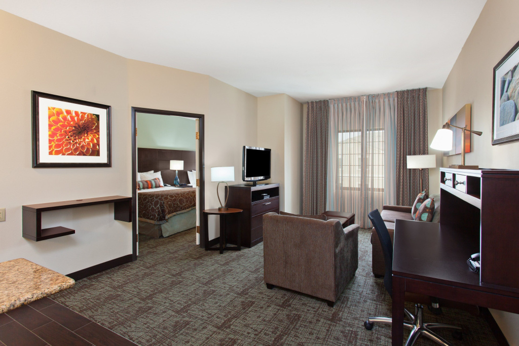 Staybridge Suites Lake Forest by IHG - Chambres