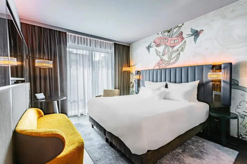 Down to Earth Double room (full double bed)
