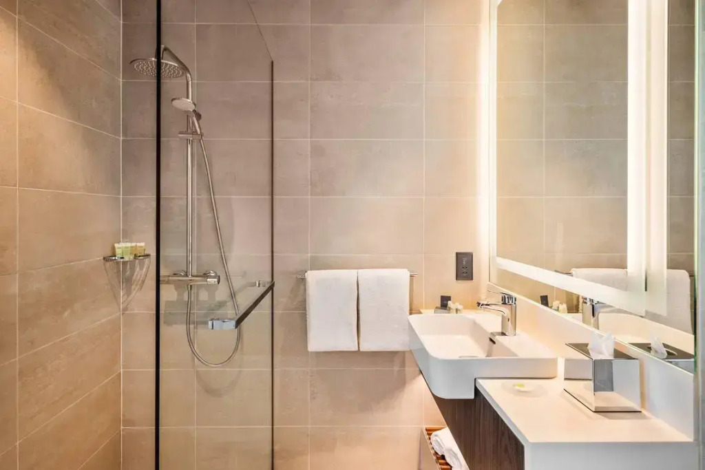 Двухместный номер Deluxe двуспальная кровать в Отель Courtyard by Marriott Baku