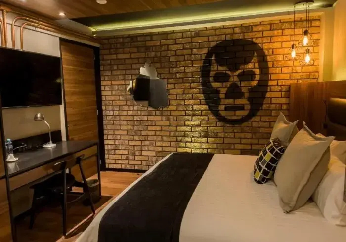 Double Suite (full double bed)