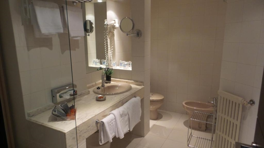Hotel Moderno Puerta del Sol - Chambres