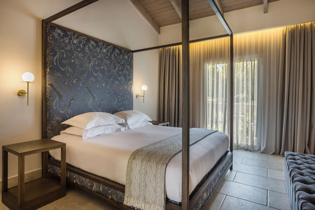Deluxe Double Suite with sea view (full double bed)