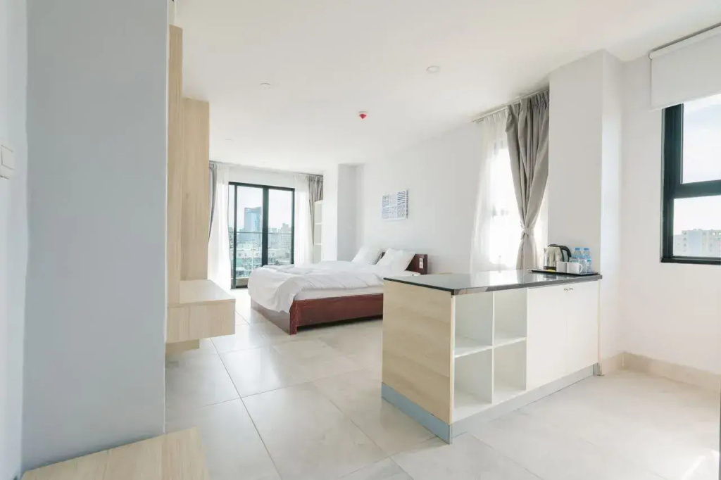 Big Double Studio Apartment with balcony (full double bed)