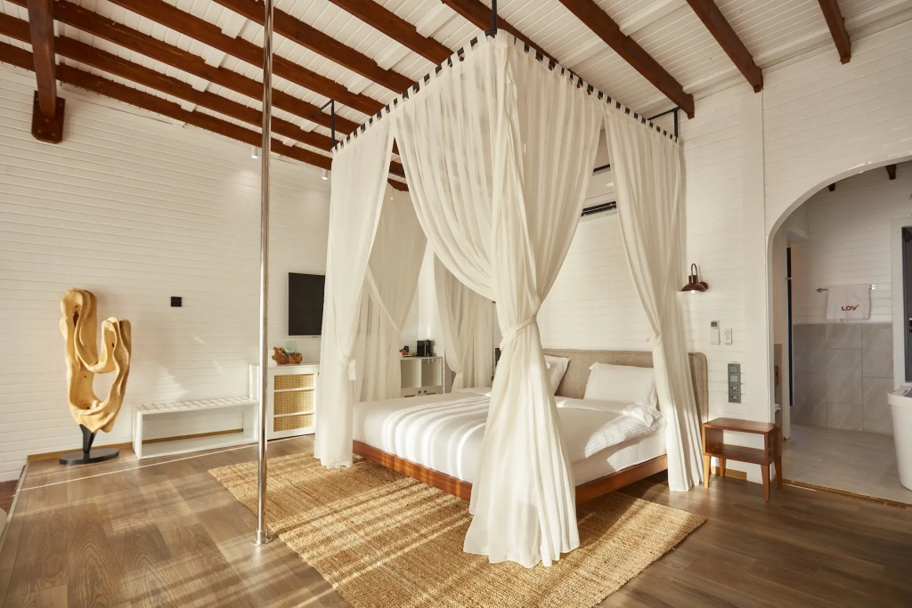 Double Penthouse (full double bed)